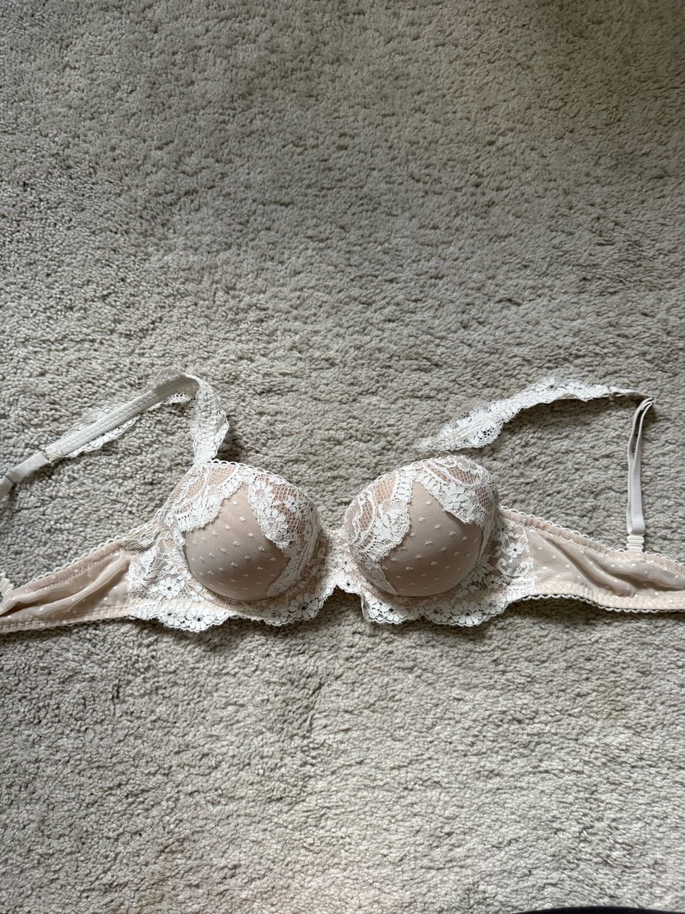 Victoria's Secret Lace Push-Up Bra in Nude